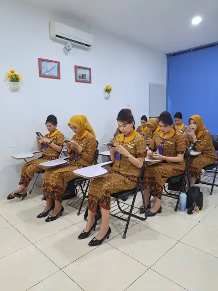 Ruang Kelas AC + WiFi